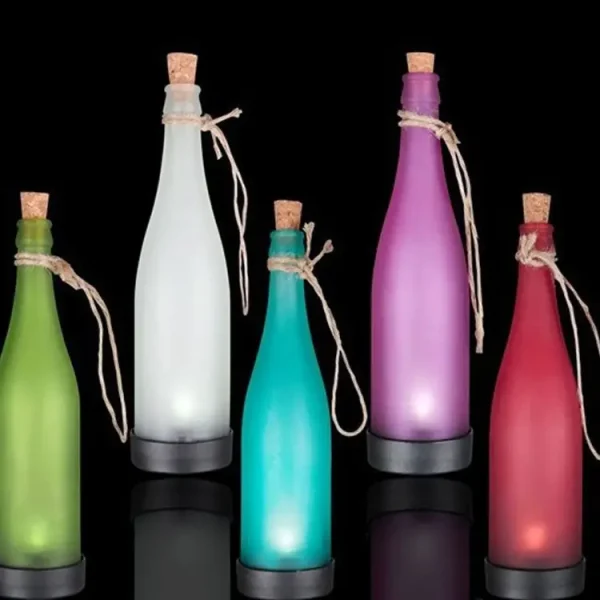 Creative solar wine bottle lights 、 outdoor decorative lights  、 LED styling lights, plastic wine bottles  、 park villa courtyard chandeliers