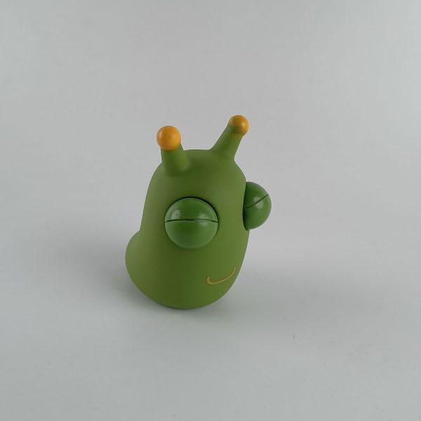 Pop-eyed green little worm， a decompression tool，relieve stress, squeeze for fun，squeeze to vent，anti-drowsy driving safety toy